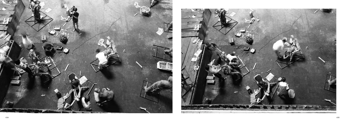 The workshop floor from above, on both pages: figures, frames and sculptors